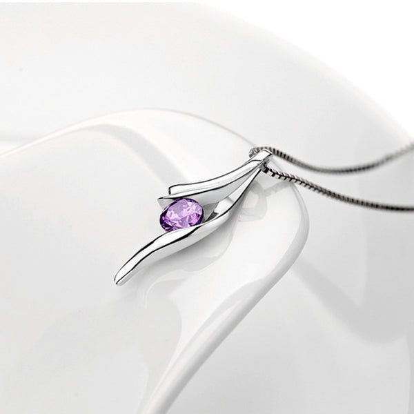 Velora™ Pendant – Curves of Elegance