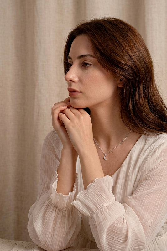 Minimal Crescent Necklace
