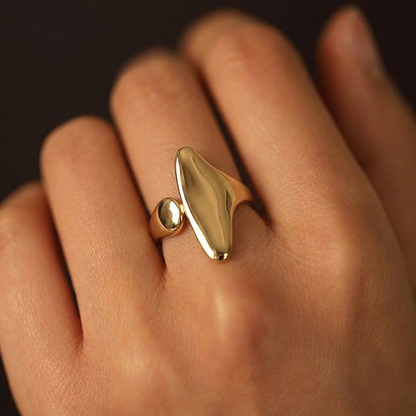 Atypical rounded shape Ring