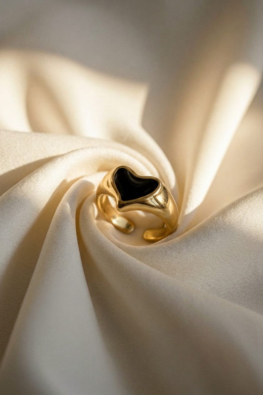 Whitney Heart Signet Ring