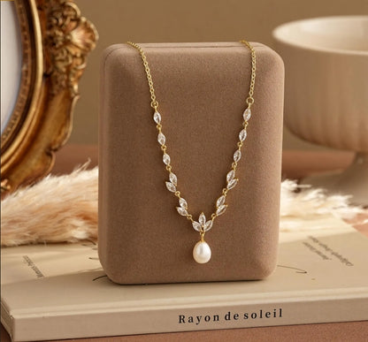 Pearl Drop Leaf Necklace