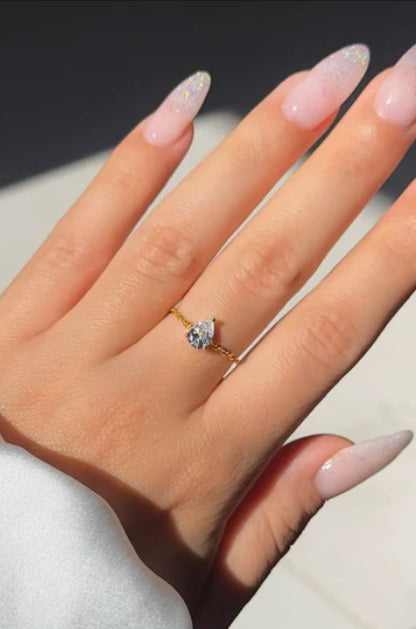 Amethyst Embrace Chain Ring