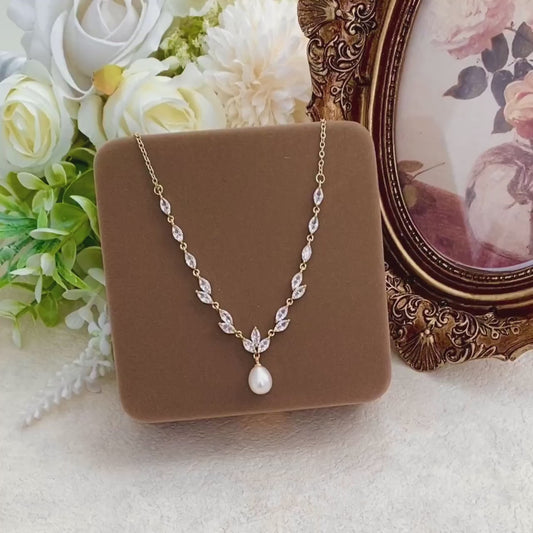 Pearl Drop Leaf Necklace